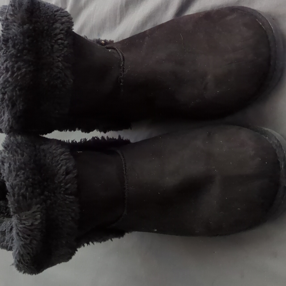 Fur boots